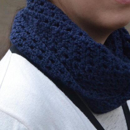 Mobius Lattice Cowl