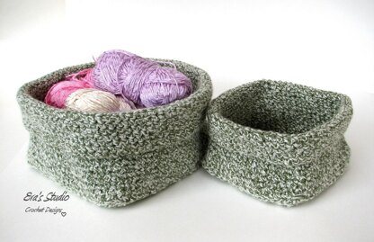 Crochet square basket