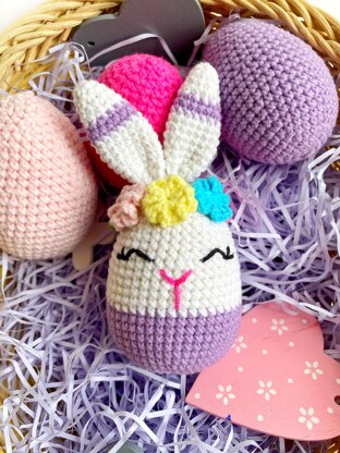 Cute Easter egg bunny