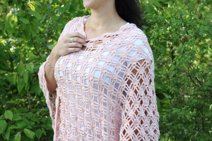 Light poncho with easy stitches
