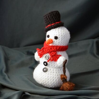 Frosty the Snowman Crochet Pattern, Snowman Amigurumi