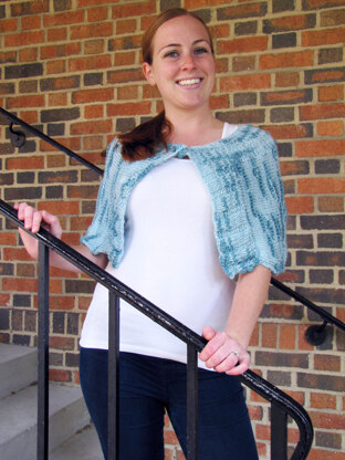 Bloomin Capelet in Universal Yarn Bamboo Bloom PDF