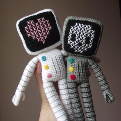 Roger the amigurumi robot