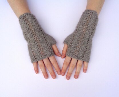Graceful Fingerless Gloves