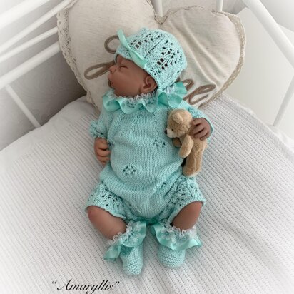 Amaryllis Frilly lace romper set