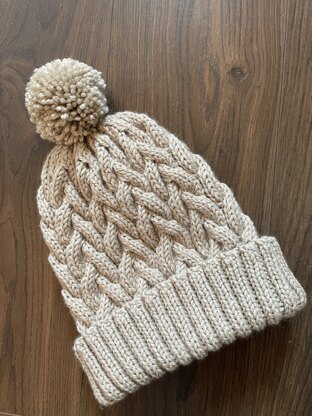 Nysa Bobble Hat