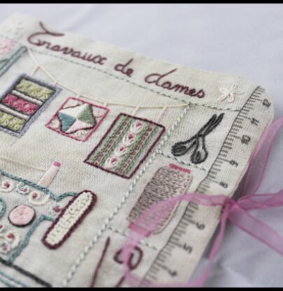 Un Chat Dans L'Aiguille 'Travaux de Dames' Needle Book Embroidery Kit