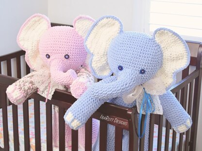 Josefina and Jeffery Big Amigurumi Elephants