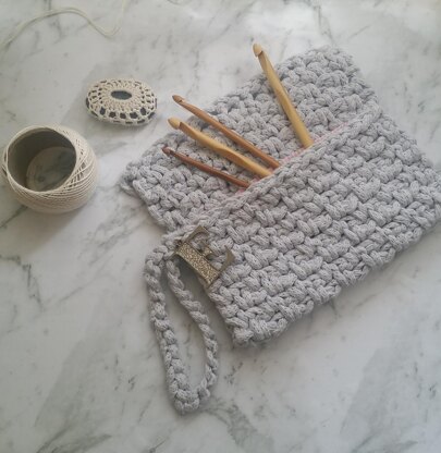 Moss Stitch Pouch