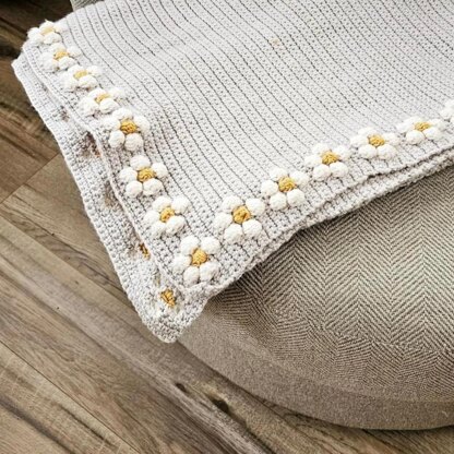 The Daisy Border Throw Blanket