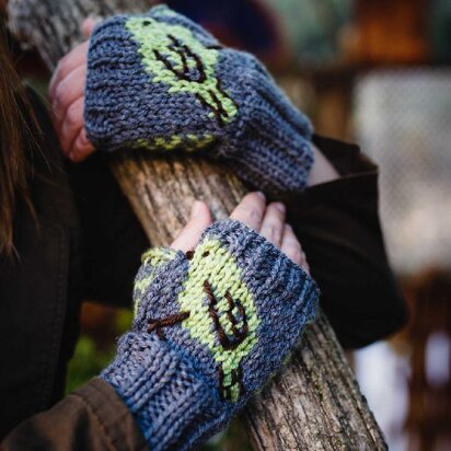 Bird Patterned Fingerless Mitts