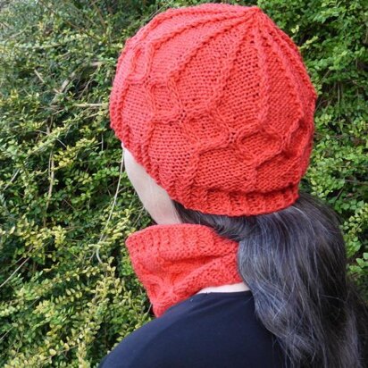 Tudor Hat and Cowl Set - knitting pattern