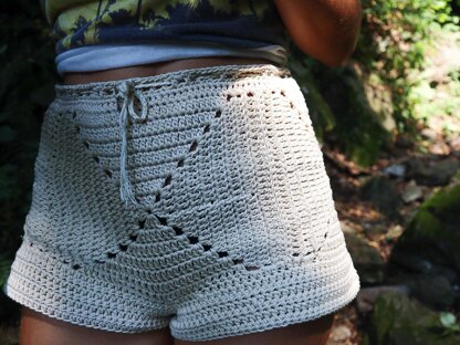 OCEAN Shorts || crochet pattern, summer shorts, cheeky shorts