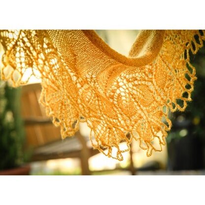 Valley Yarns 671 Allamanda Shawl