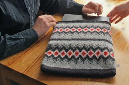 Diamond Back Laptop Sleeve (felted)