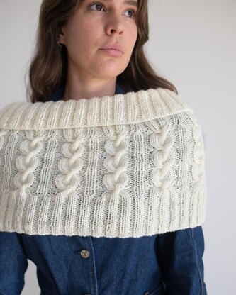 The Izzy Lou Cabled Capelet