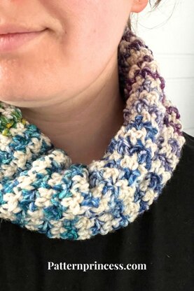 Frost Blossom Cowl