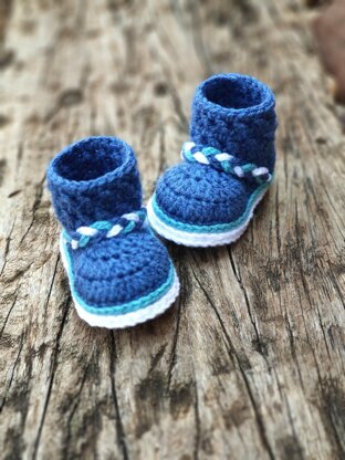 Baby Bootie Pattern - Criss Cross Stitched Cuff Baby Boot