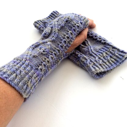 Pinnate Gloves