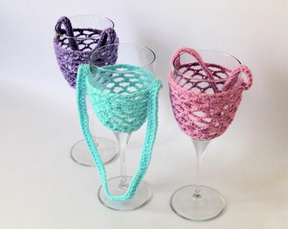 Wine glass lanyard