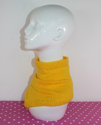 Easy V Neck Cowl