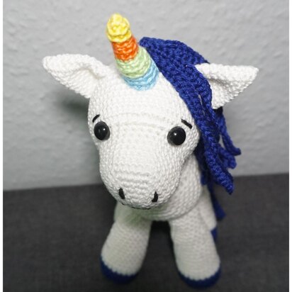 Crochet pattern for Unicorn Tiny!