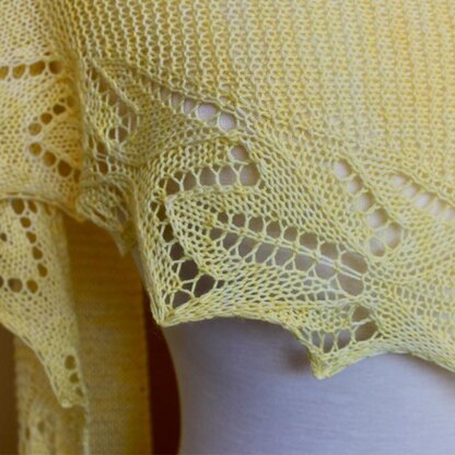 Dazzling Daffodils Shawl