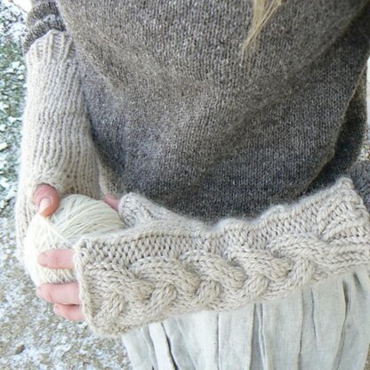 Cabled Mitts