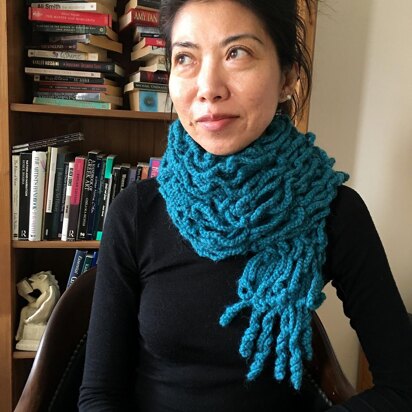 Crochet Scarf Pattern for Women: Spaghetti Scarf