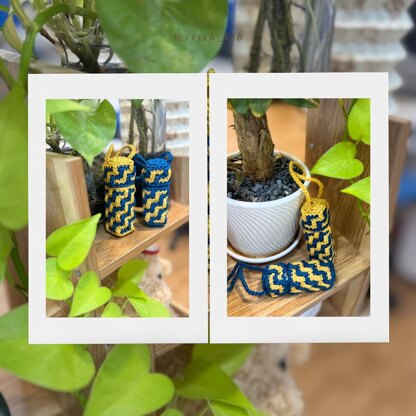 Golden Lipstick Mosaic Holder