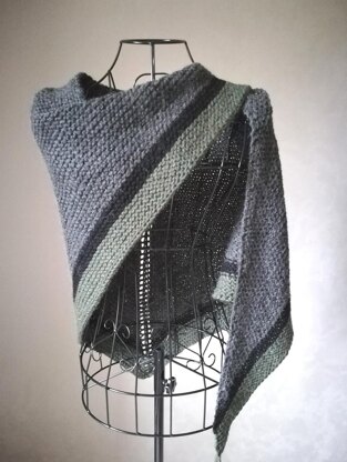 Outlander inspired Grey black stripe green shawl pattern / chale