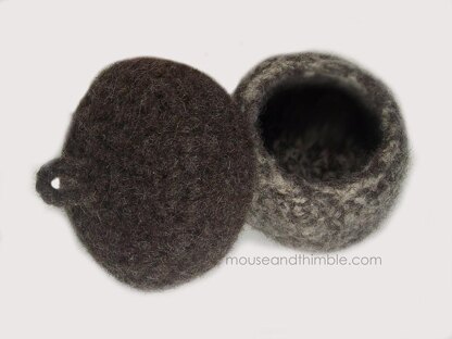 Felted Acorn Basket 4040