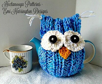 967- OWL TEA COZY