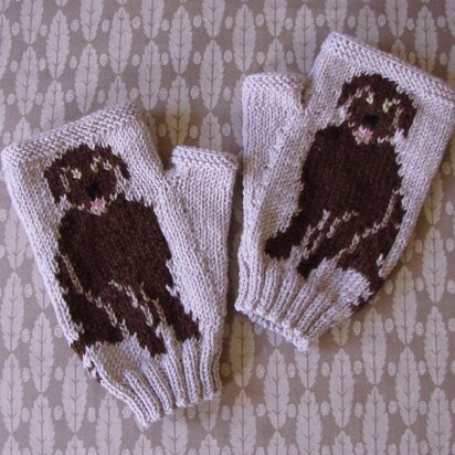 Labrador Retriever fingerless mitts