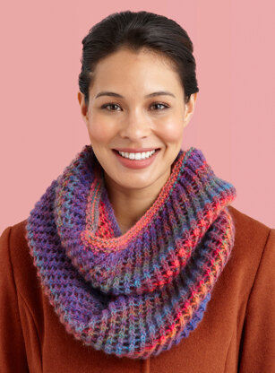 Diagonal Eyelet Cowl in Lion Brand Amazing - L10756