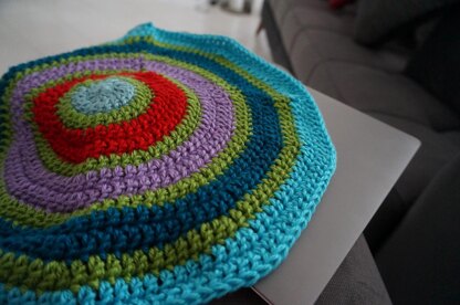 Multicolor round crochet blanket