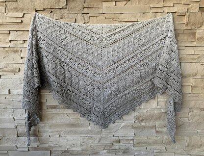 Flat Triangular Scarf "Admete"