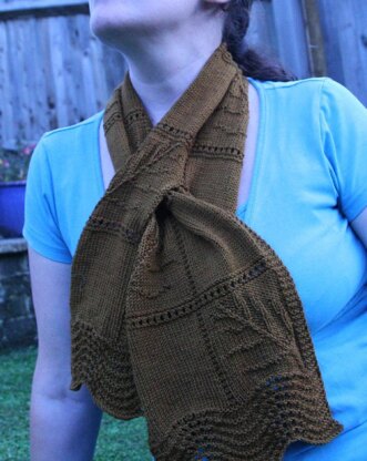 Fossilised ferns keyhole scarf