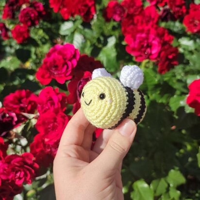 Bee amigurumi