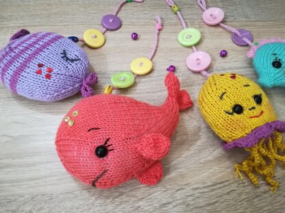 Toy knitting patterns - Knit a Sea dwellers toys for baby mobile