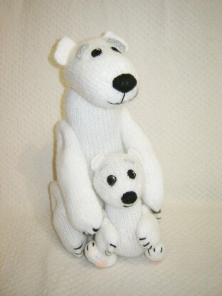 Toy knitting patterns - Knitted Polar bears, mother with cub, family toys