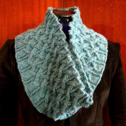 Plessis (cowl)