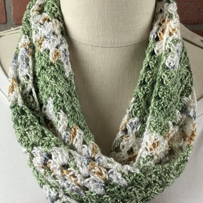 The EASY Ripple Granny Square Scarf