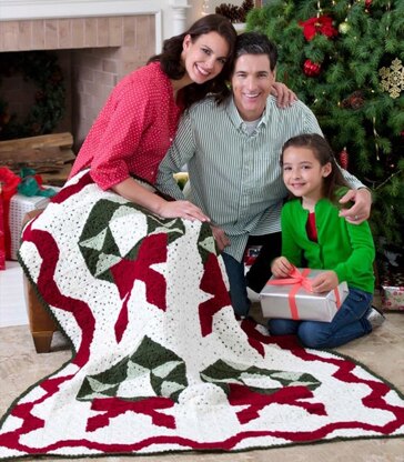 Christmas Wreath Throw in Red Heart Super Saver Economy Solids - LW3111