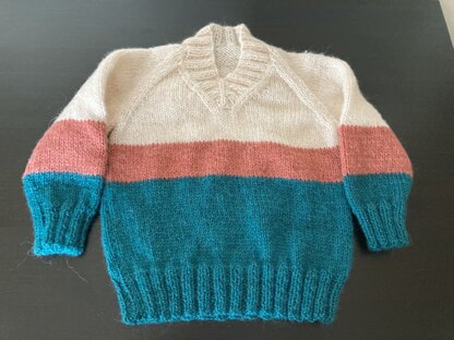 Child’s V-neck pullover