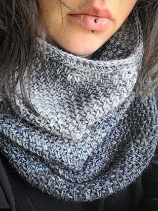 Fine Feather Cowl