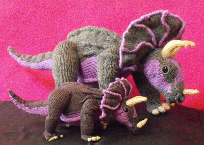 TRACY TRICERATOPS AND BABY KNITTING PATTERN