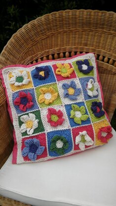 Blooming Cushion