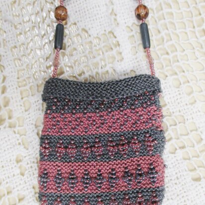 "Two Tone Diamonds" Beaded Knit Amulet Purse
