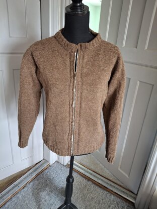 KIRKHILL, a woollen cardigan for women and men